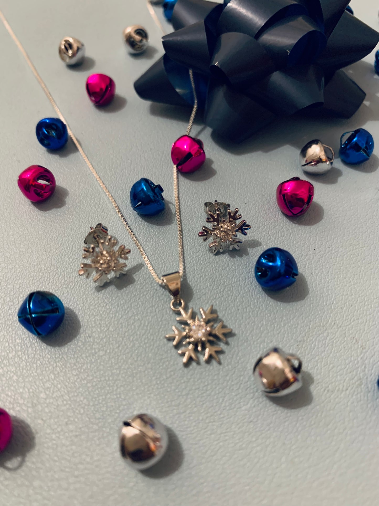 Snowflake necklace